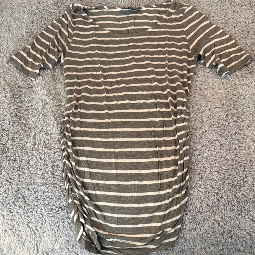 A Pea in the Pod Gray and White Striped Maternity Top